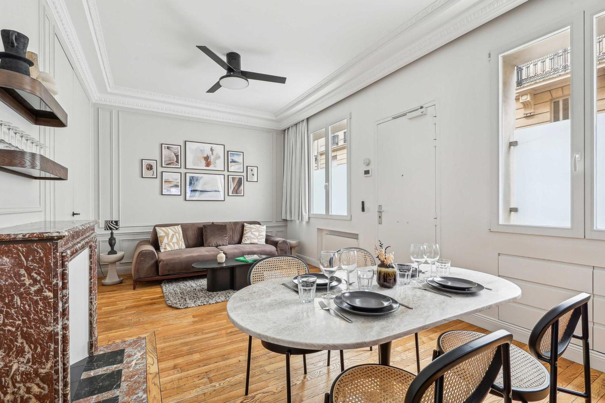 Interior Design - 6p-2br - Tour Eiffel