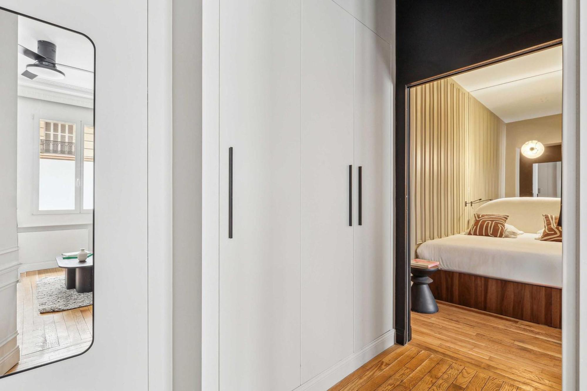 Interior Design - 6p-2br - Tour Eiffel Paris